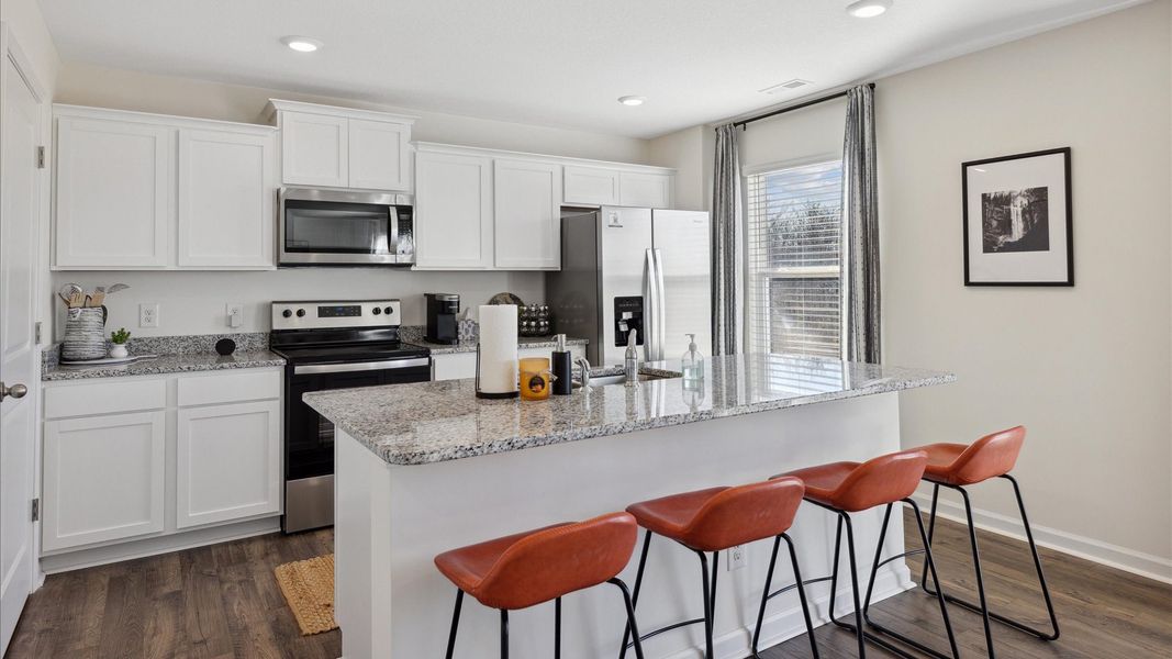 Furnished interior view inside a new home in Emory Creek, Harriman (Image 3).