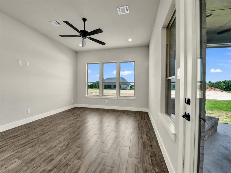 Spacious, unfurnished interior of a new home in , Weatherford (Image 22).