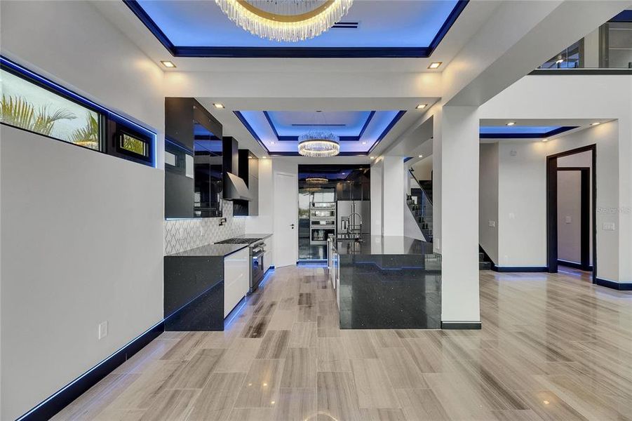 Spacious, unfurnished interior of a new home in , Apollo Beach (Image 87).