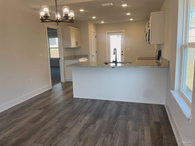 Spacious, unfurnished interior of a new home in Turtle Creek, Cantonment (Image 7).