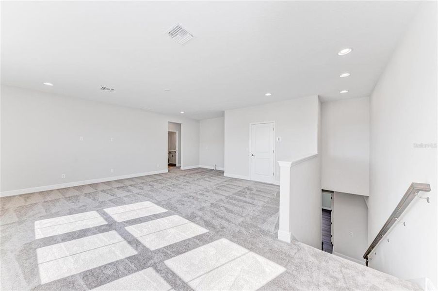 Spacious, unfurnished interior of a new home in , Venice (Image 24).