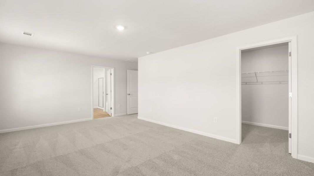 Spacious, unfurnished interior of a new home in Braselton Village, Braselton (Image 12).