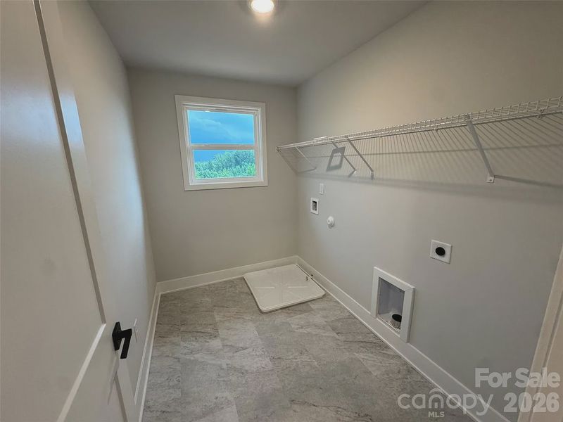 Spacious, unfurnished interior of a new home in Northlake, Statesville (Image 19).
