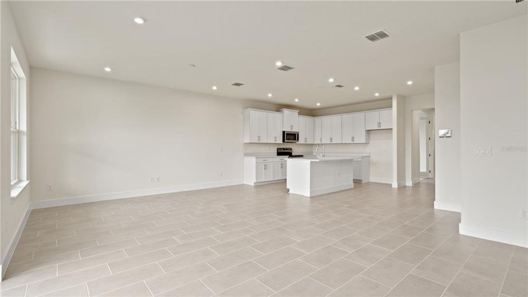 Spacious, unfurnished interior of a new home in Trailside, Mount Dora (Image 31). Spacious, unfurnished interior of a new home in Trailside, Mount Dora (Image 31).
