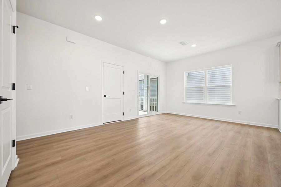 Representative images and renderings are for illustrative purposes. Actual structural options and design finishes of home may vary. Representative images and renderings are for illustrative purposes. Actual structural options and design finishes of home may vary.