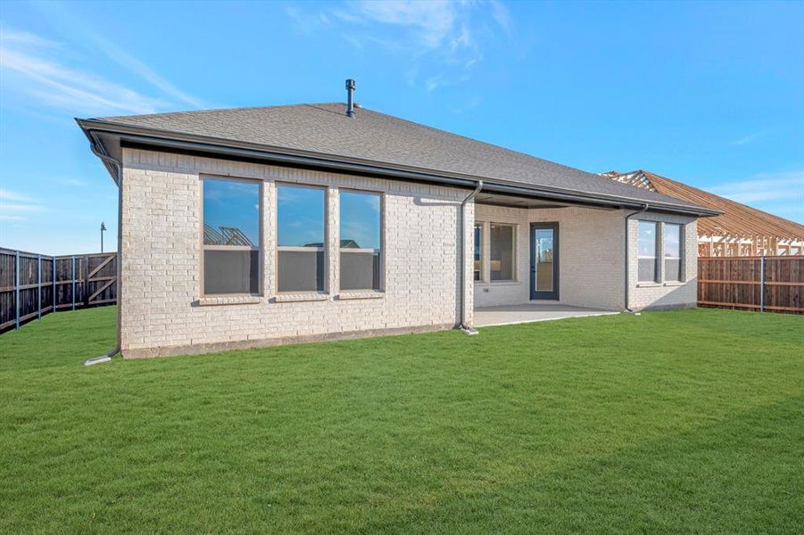 Exterior details and patio area of a home in Myrtle Creek, Waxahachie (Image 3). Exterior details and patio area of a home in Myrtle Creek, Waxahachie (Image 3).