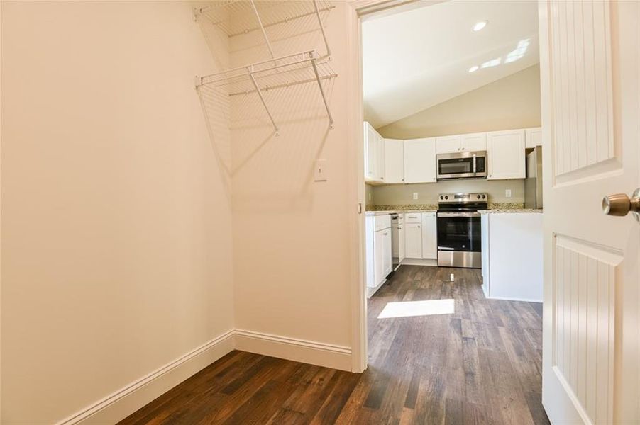 Spacious, unfurnished interior of a new home in , Dahlonega (Image 28).
