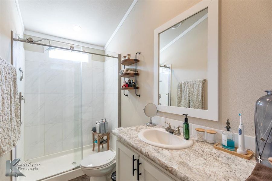 Furnished interior view inside a new home in , Abilene (Image 4).