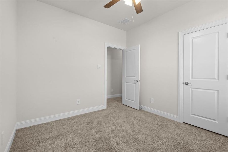 Spacious, unfurnished interior of a new home in Mustang Square, Plano (Image 24).