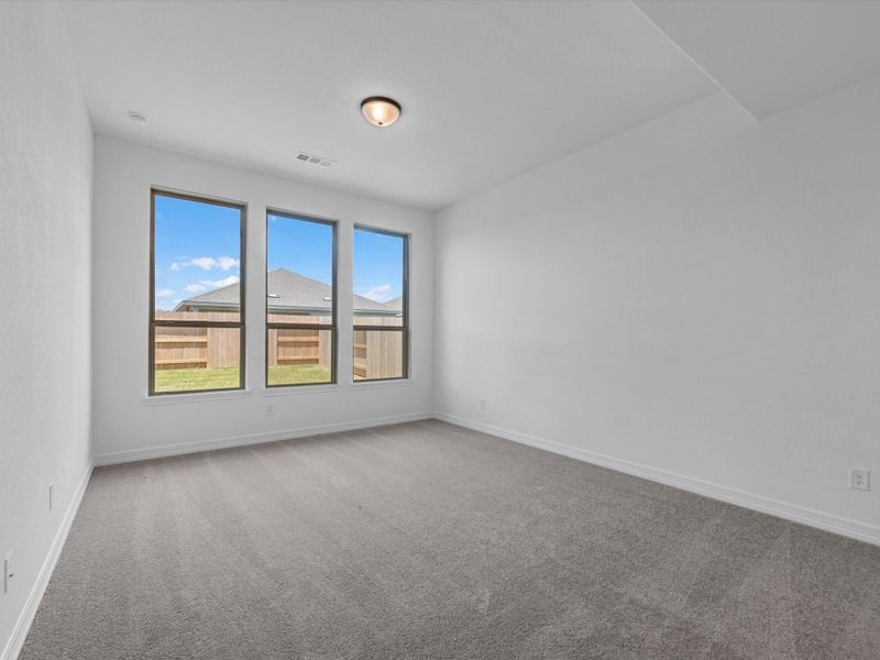 Spacious, unfurnished interior of a new home in Sunterra Lakes, Brookshire (Image 18). Spacious, unfurnished interior of a new home in Sunterra Lakes, Brookshire (Image 18).