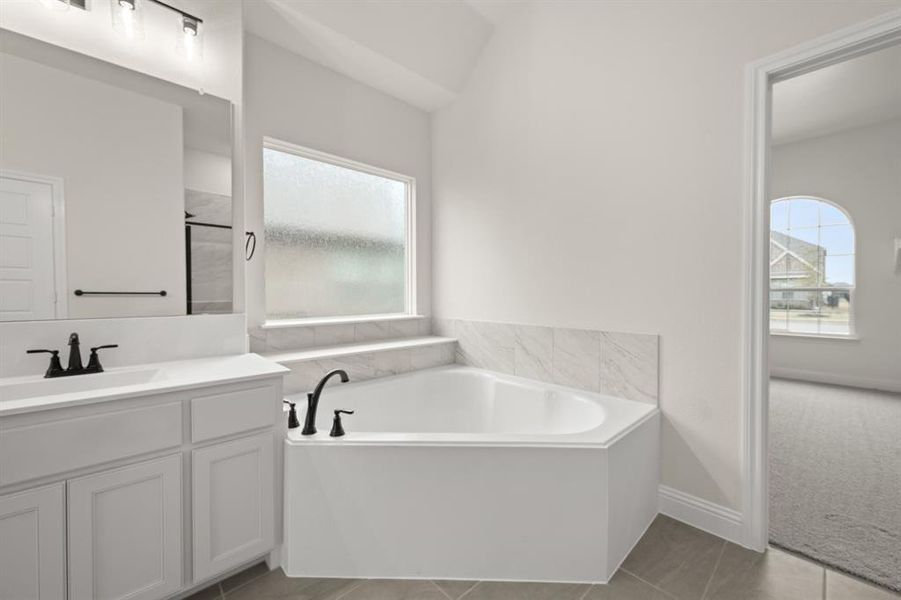 389 Paddle Boat- Primary Suite-3376