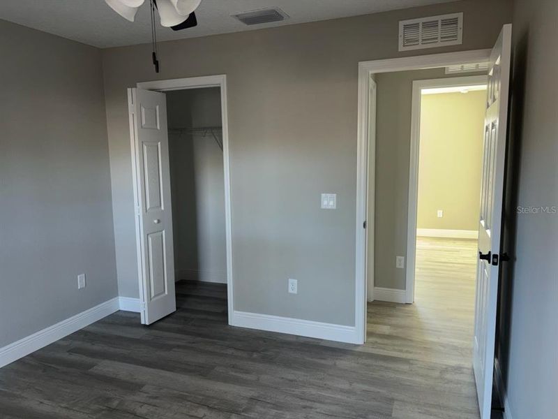 Spacious, unfurnished interior of a new home in , Citrus Springs (Image 27).