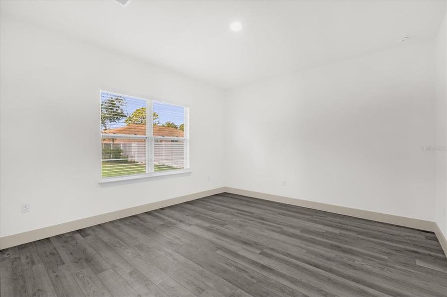 Spacious, unfurnished interior of a new home in , Ocala (Image 22).