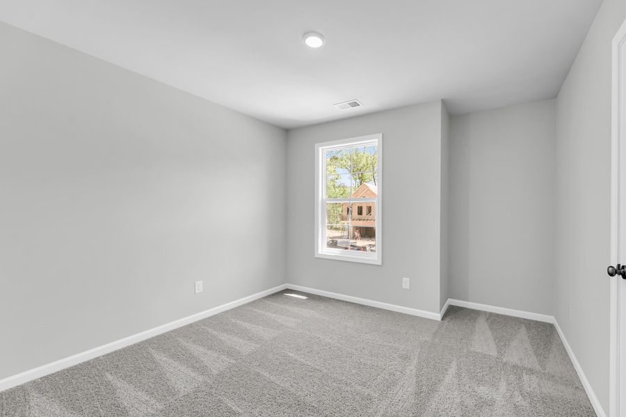 Spacious, unfurnished interior of a new home in Central Creek, Goose Creek (Image 15).