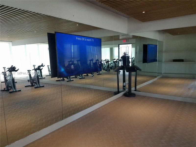 Community amenities in , Miami (Image 11).