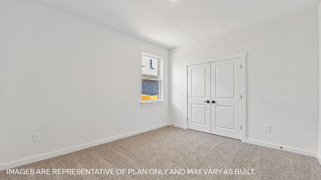 Spacious, unfurnished interior of a new home in Rosenbusch Ranch, Leander (Image 34).