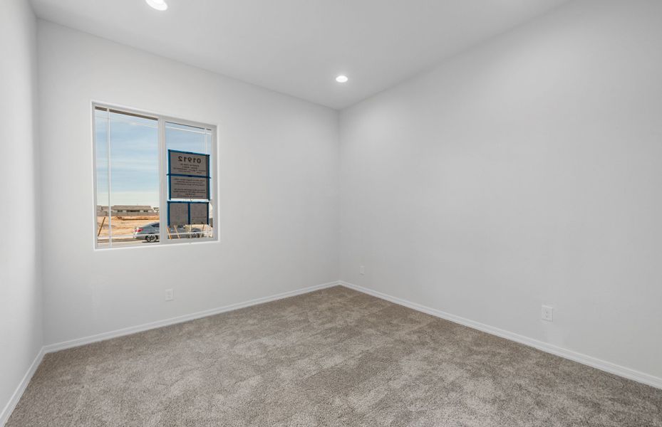 Spacious, unfurnished interior of a new home in Artisan at Asante, Surprise (Image 30).