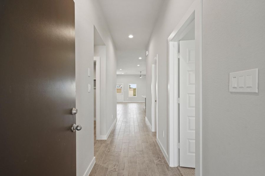 Spacious, unfurnished interior of a new home in Briarwood Crossing, Rosenberg (Image 13). Spacious, unfurnished interior of a new home in Briarwood Crossing, Rosenberg (Image 13).