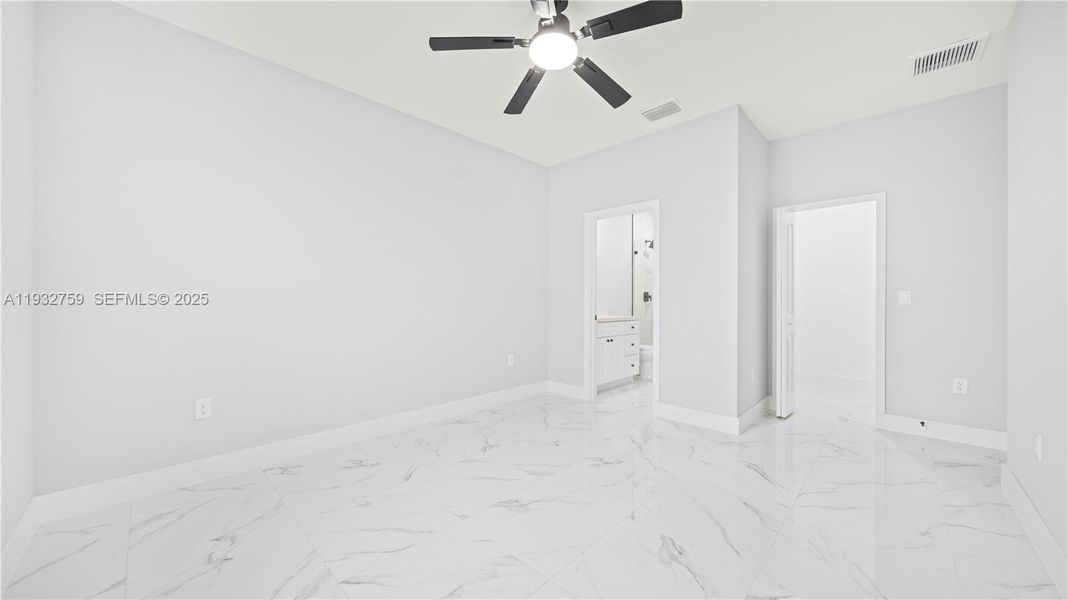 Spacious, unfurnished interior of a new home in , Lehigh Acres (Image 11).