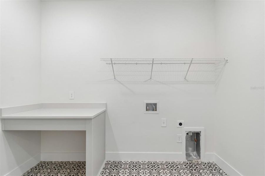 Spacious, unfurnished interior of a new home in Gracewater at Sarasota, Sarasota (Image 13).