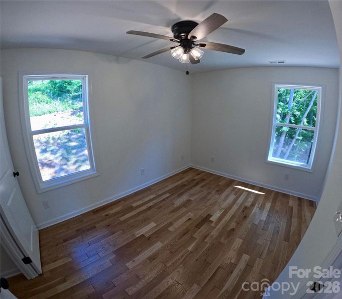 Spacious, unfurnished interior of a new home in , Marion (Image 19).