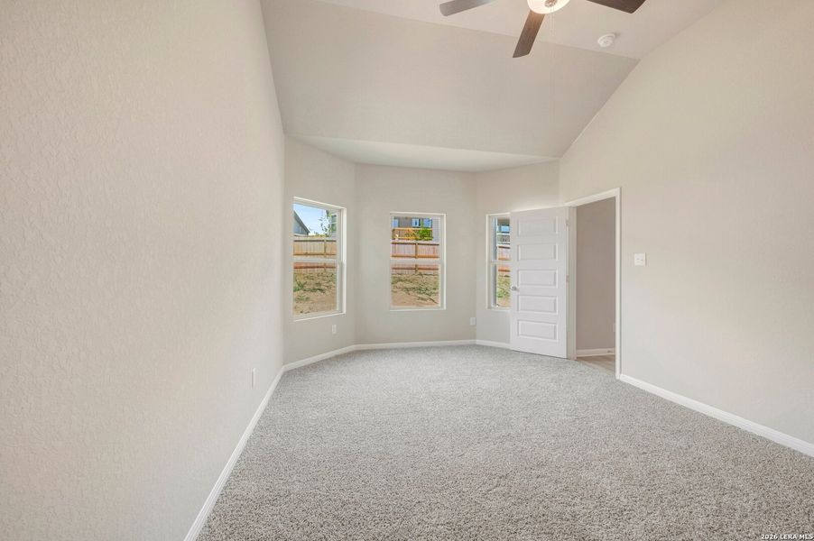 Spacious, unfurnished interior of a new home in Mesquite Ridge, San Antonio (Image 23).