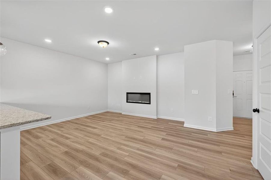 Spacious, unfurnished interior of a new home in Franklin Manor, Lawrenceville (Image 40).