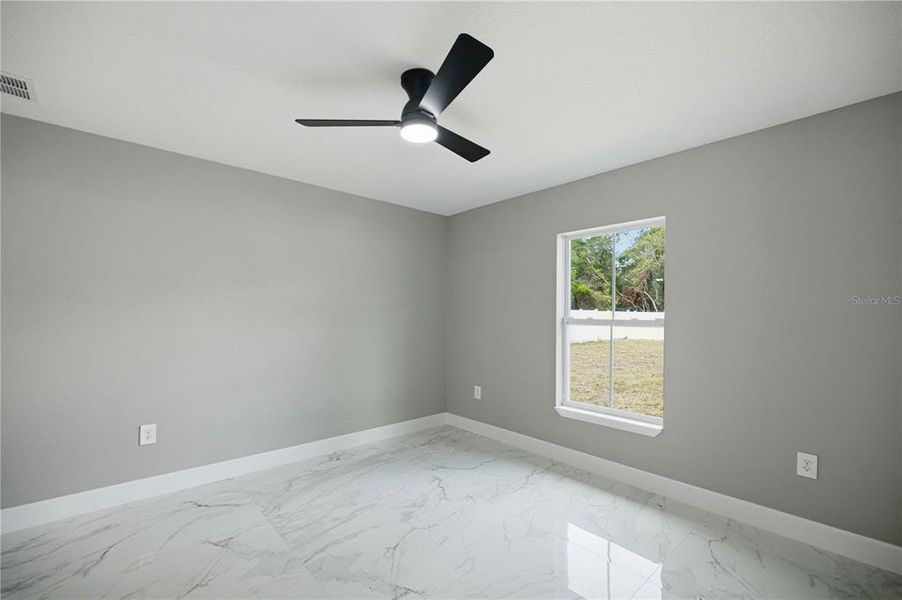 Spacious, unfurnished interior of a new home in , Ocala (Image 18).