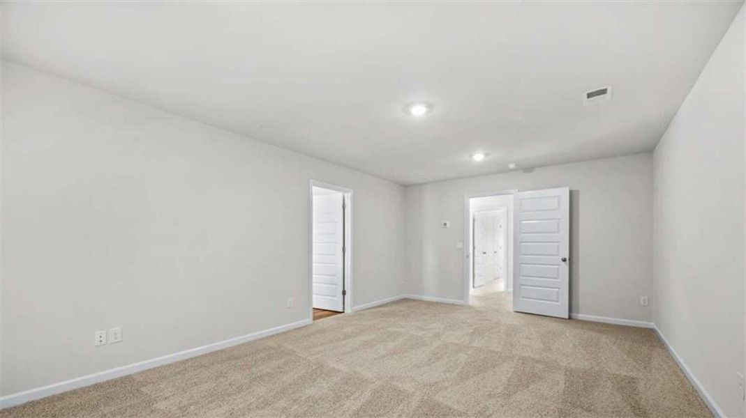 Spacious, unfurnished interior of a new home in Poplar Preserve, Newnan (Image 24).