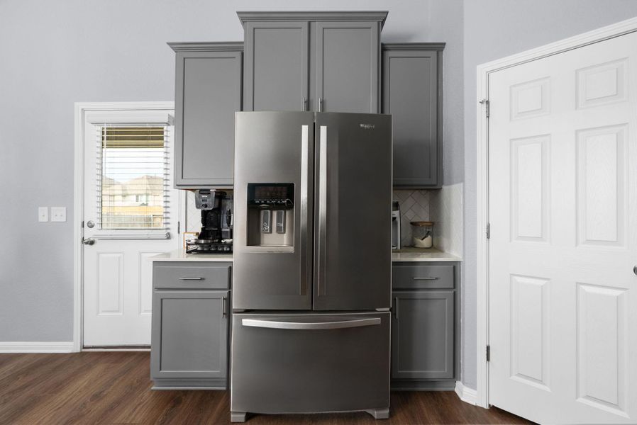 Great kitchen with lots of counter space and cabinetry (fridge conveys). Great kitchen with lots of counter space and cabinetry (fridge conveys).