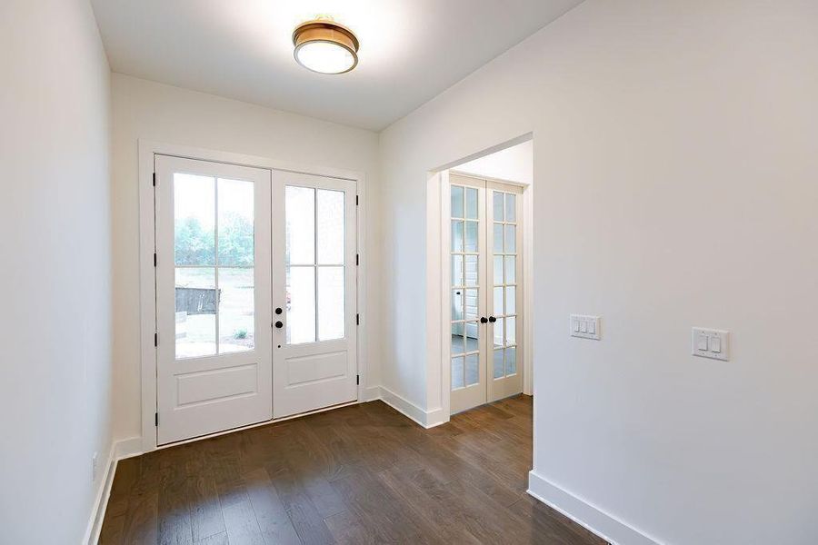 Spacious, unfurnished interior of a new home in , Gainesville (Image 20).