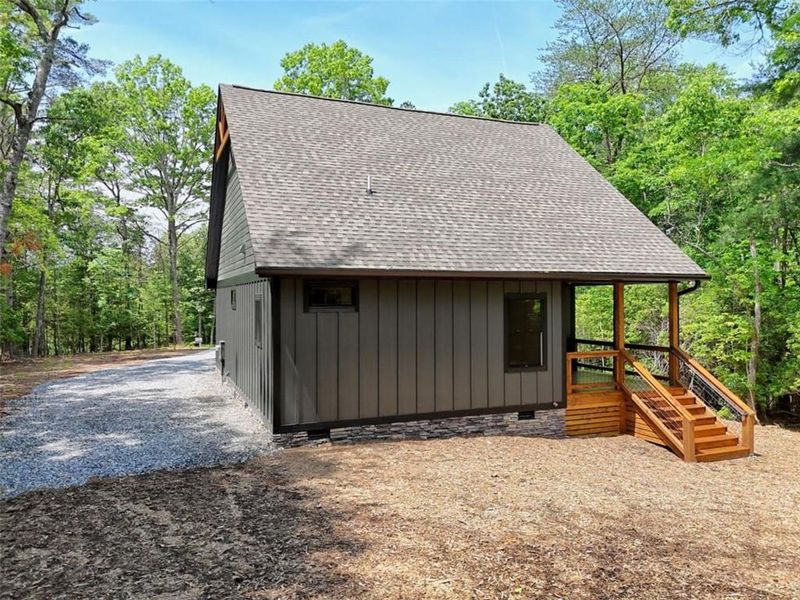Exterior details and patio area of a home in , Blairsville (Image 4).