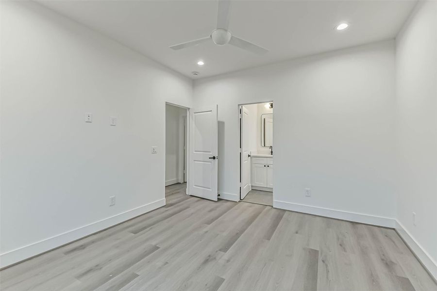 Spacious, unfurnished interior of a new home in , Houston (Image 22).