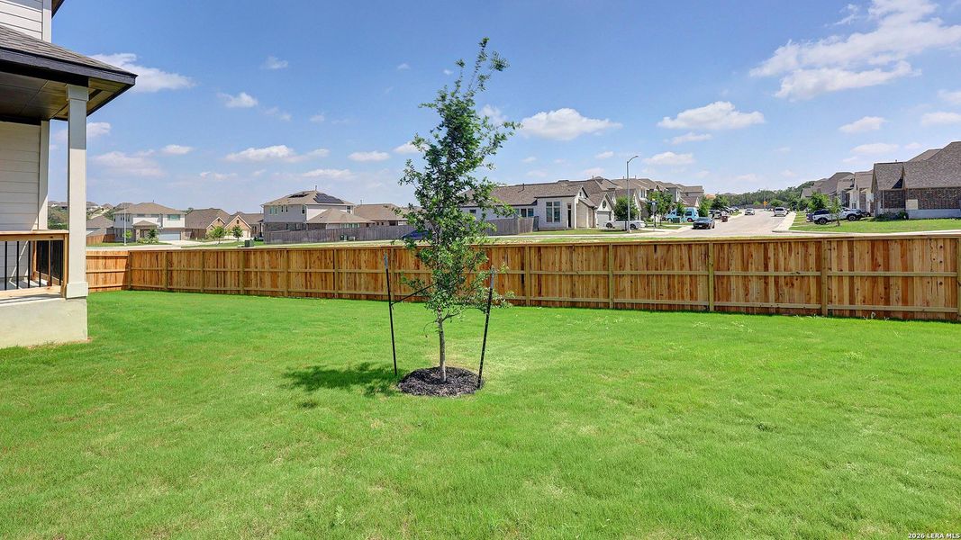 Exterior details and patio area of a home in Ladera, San Antonio (Image 3).