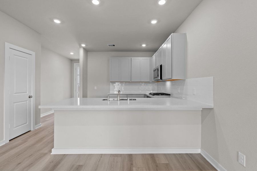 Furnished interior view inside a new home in Laurel Landing 40', Alvin (Image 7). Furnished interior view inside a new home in Laurel Landing 40', Alvin (Image 7).