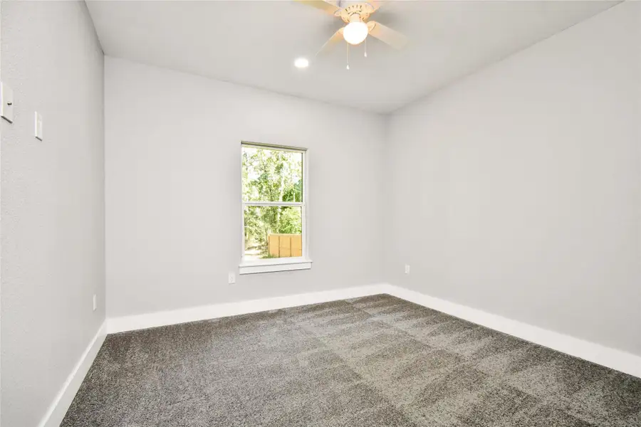 Spacious, unfurnished interior of a new home in , Willis (Image 24).