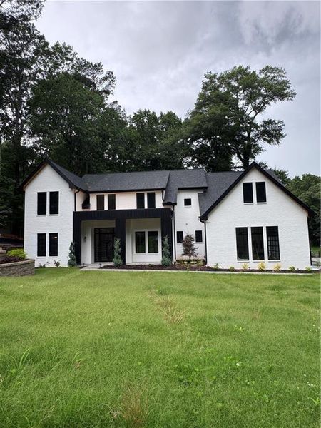 Exterior details and patio area of a home in , Alpharetta (Image 41).