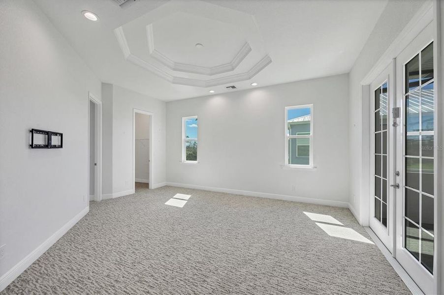 Spacious, unfurnished interior of a new home in , Placida (Image 24).