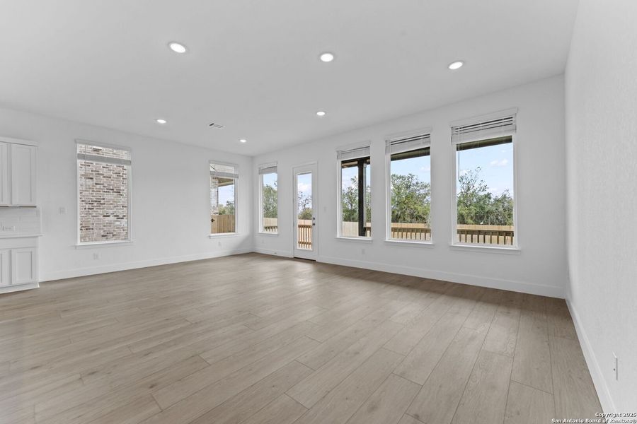 Spacious, unfurnished interior of a new home in , New Braunfels (Image 28).