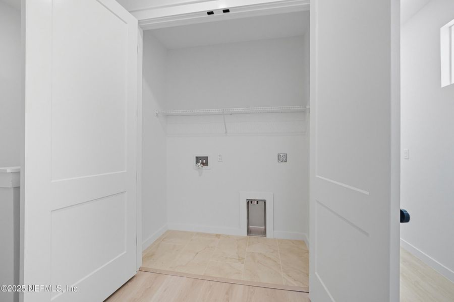 Spacious, unfurnished interior of a new home in , Jacksonville Beach (Image 23).