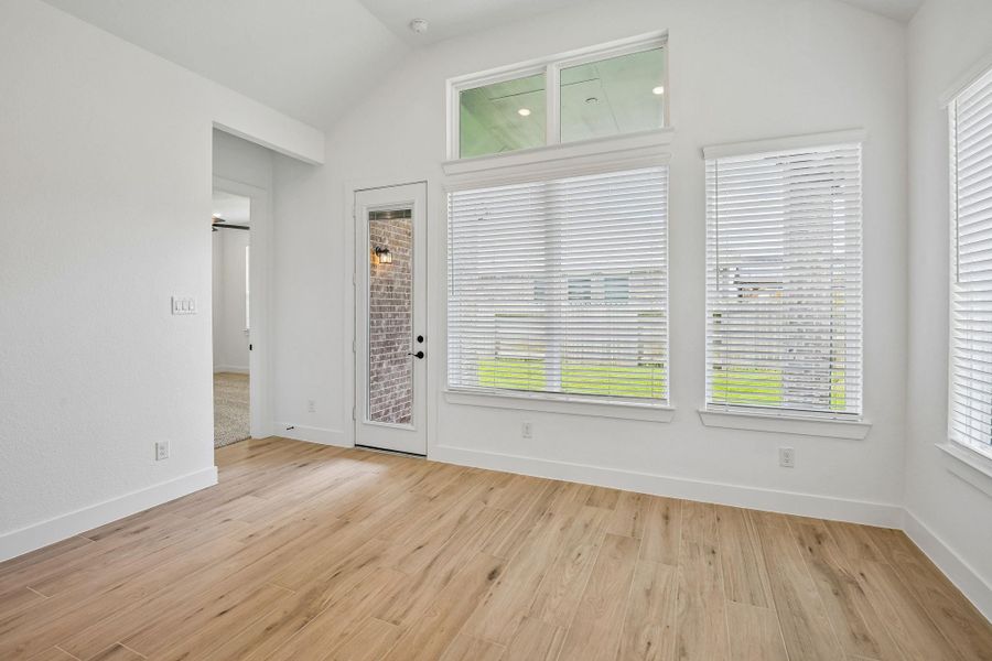 Spacious, unfurnished interior of a new home in Artavia, Conroe (Image 20).