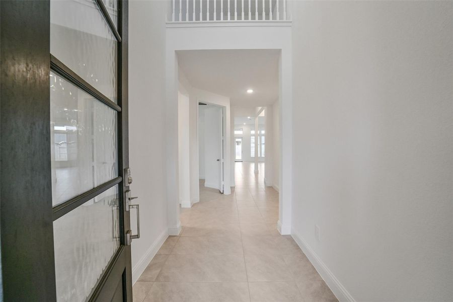 Spacious, unfurnished interior of a new home in Mavera, Conroe (Image 23).