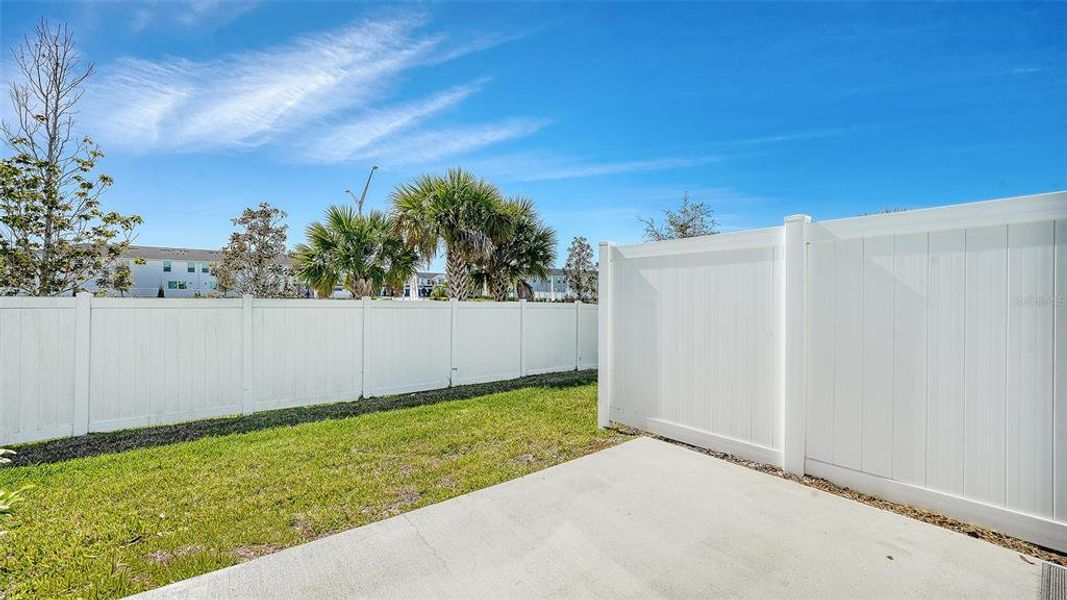 Exterior details and patio area of a home in , Bradenton (Image 29).