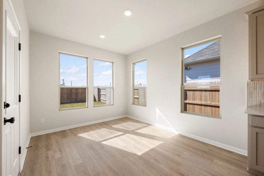 Spacious, unfurnished interior of a new home in Willow Springs, Buda (Image 39).