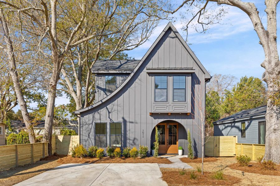 Front exterior of a new home in , Charleston, SC, highlighting curb appeal (Image 27). Front exterior of a new home in , Charleston, SC, highlighting curb appeal (Image 27).