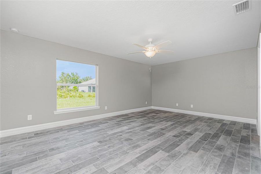 Spacious, unfurnished interior of a new home in , Placida (Image 10).