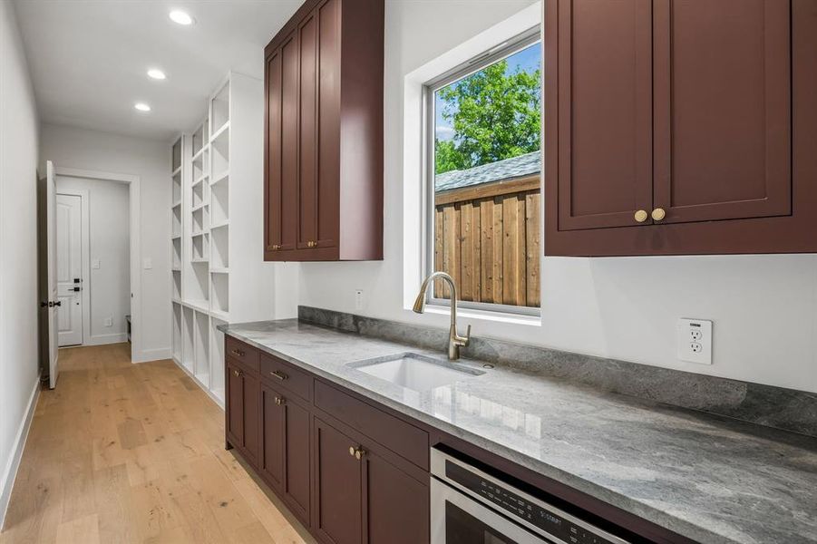 Furnished interior view inside a new home in , Dallas (Image 10).