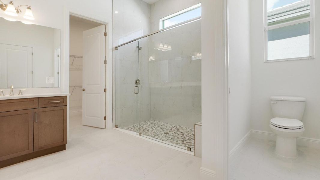 Owner's Suite Bath Owner's Suite Bath