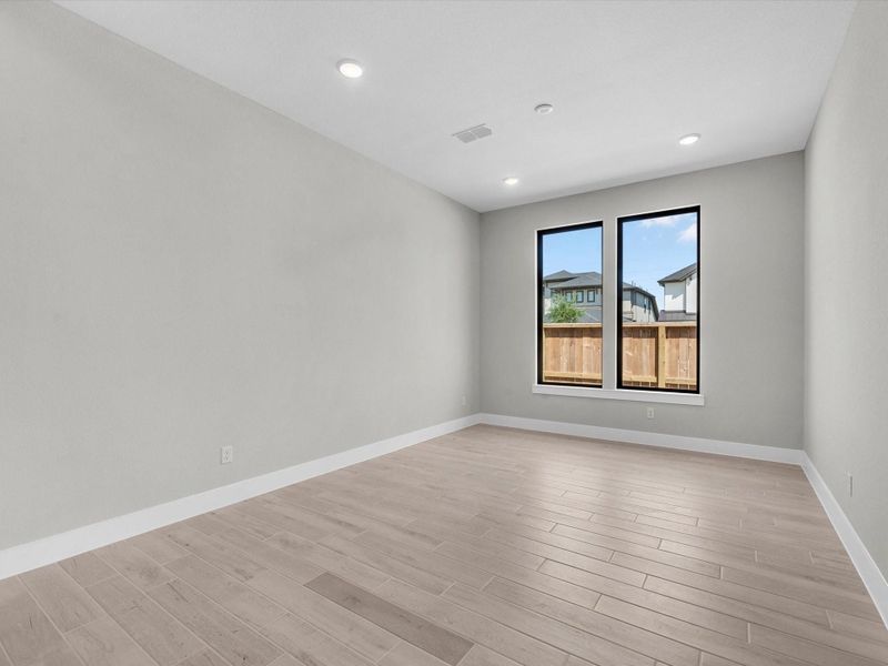 Spacious, unfurnished interior of a new home in Cross Creek Ranch 65′, Fulshear (Image 16). Spacious, unfurnished interior of a new home in Cross Creek Ranch 65′, Fulshear (Image 16).