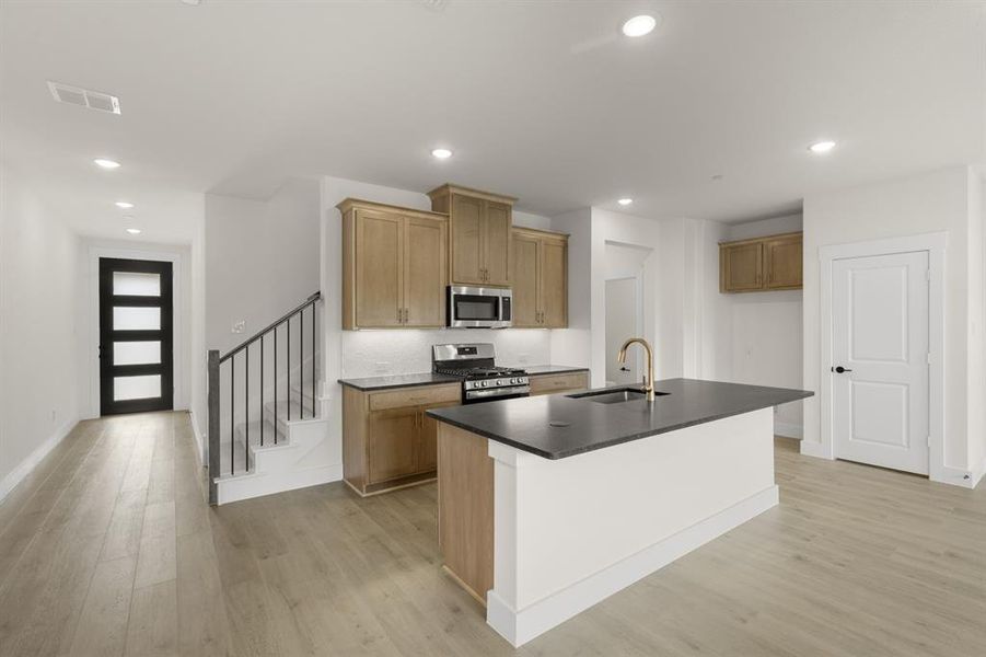 8852 Enclave- Kitchen-2